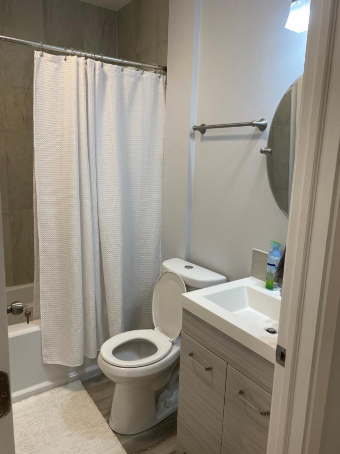 A Very Nice Basement Ensuite. Calgary Exterior photo