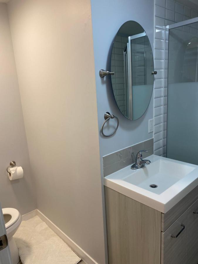 A Very Nice Basement Ensuite. Calgary Exterior photo